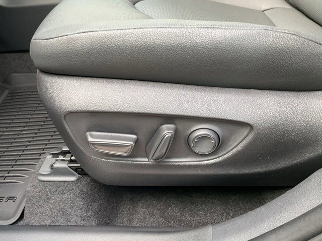 New 2026 Toyota Grand Highlander XLE image 25