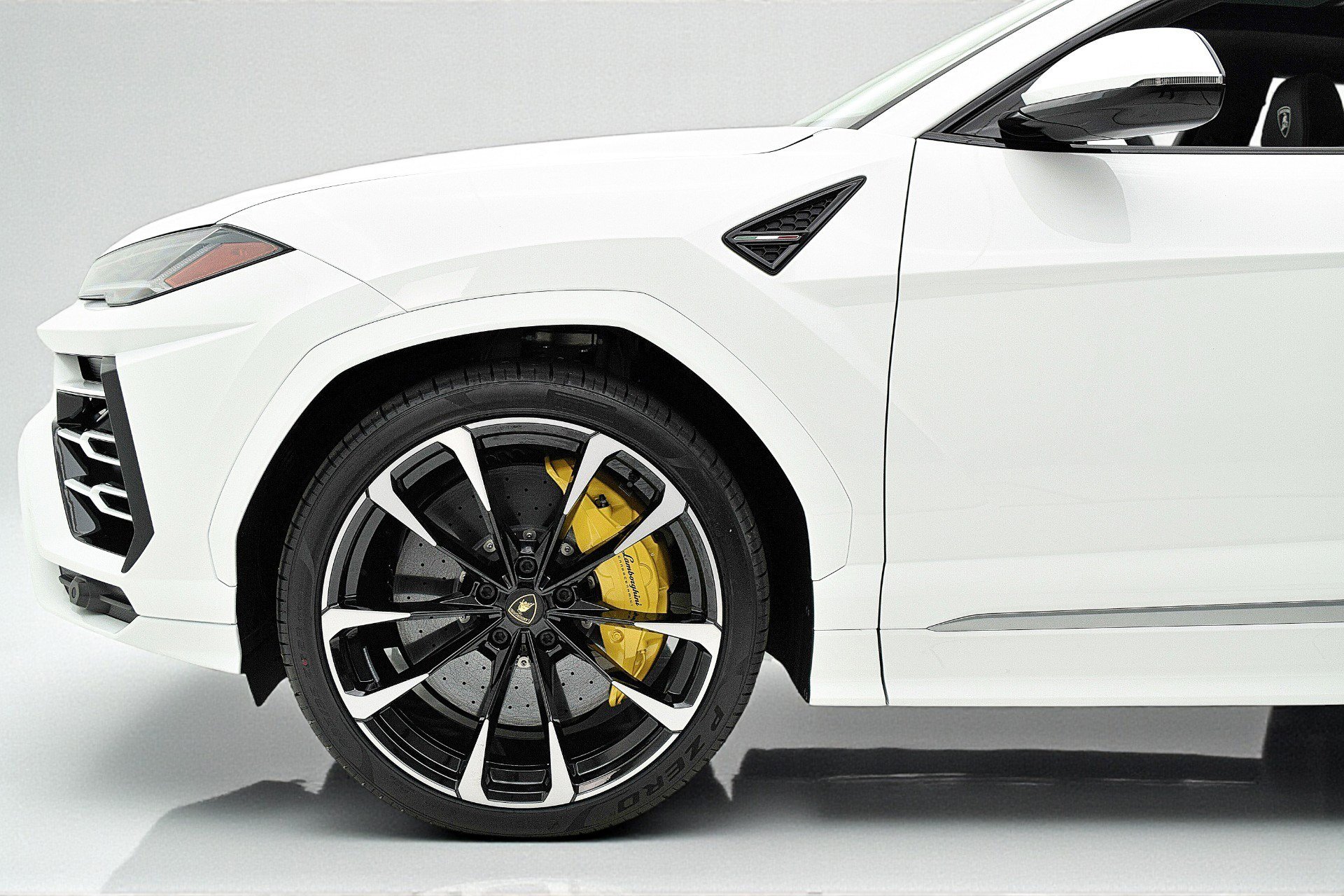 Used 2021 Lamborghini Urus image 14
