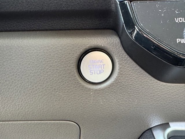 Certified 2025 Kia Carnival LX image 22