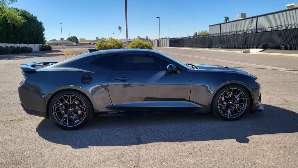 Used 2017 Chevrolet Camaro ZL1 image 10