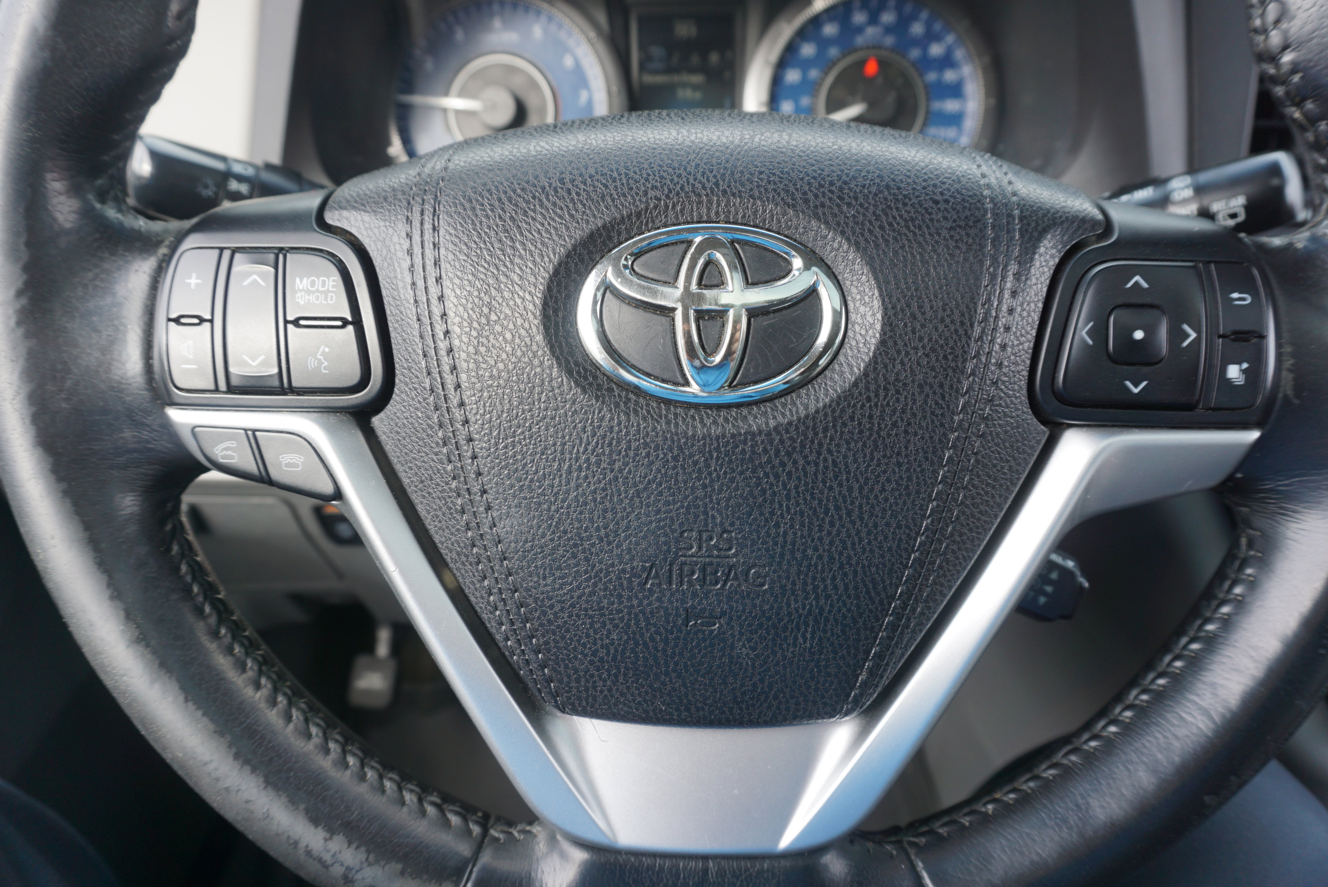 Used 2015 Toyota Sienna XLE image 9