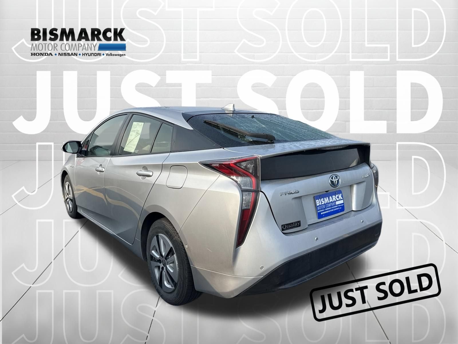 Used 2017 Toyota Prius Two w/ Prius Two Safety Plus Package FWD image 4