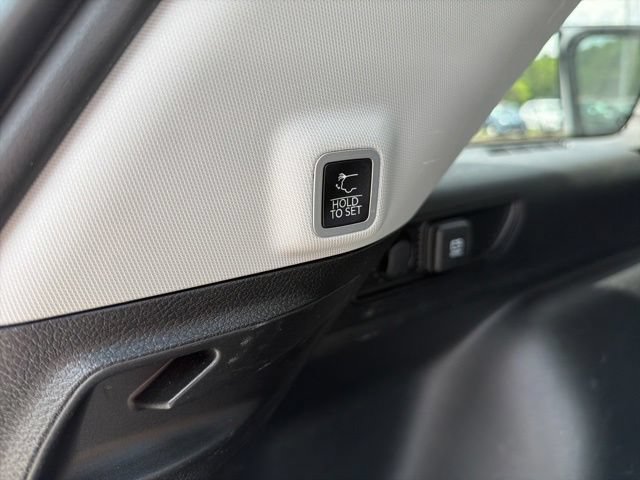 Used 2023 Jeep Grand Cherokee Limited AWD/4WD image 19