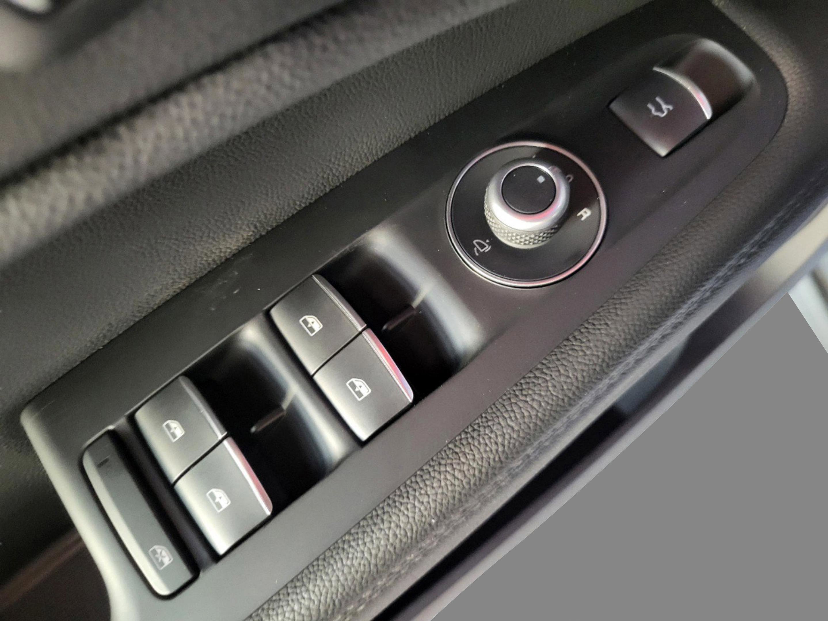 New 2025 Alfa Romeo Stelvio Sprint image 12