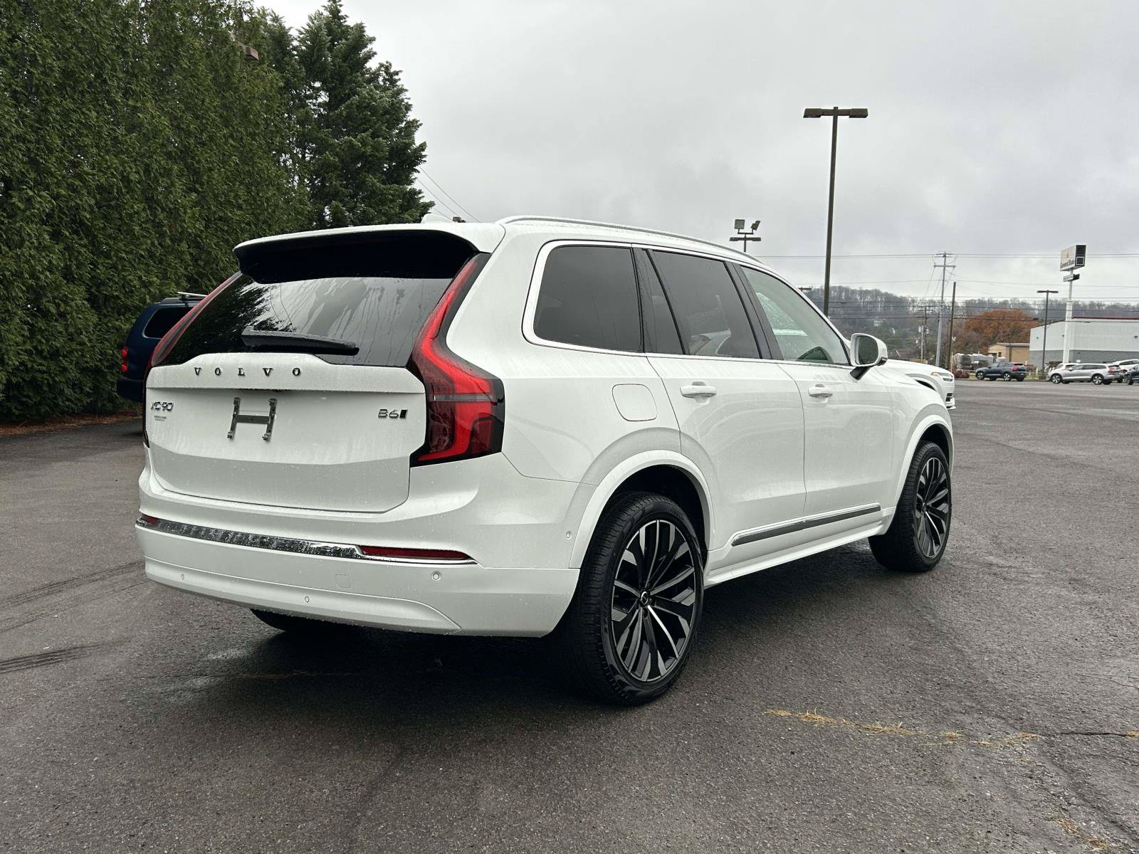 New 2026 Volvo XC90 B6 Ultra w/ Protection Package AWD/4WD image 3