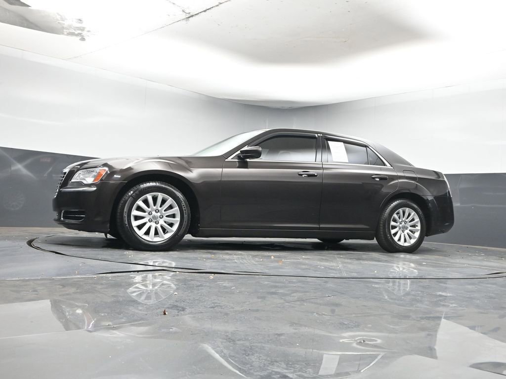 Used 2013 Chrysler 300 Base image 25