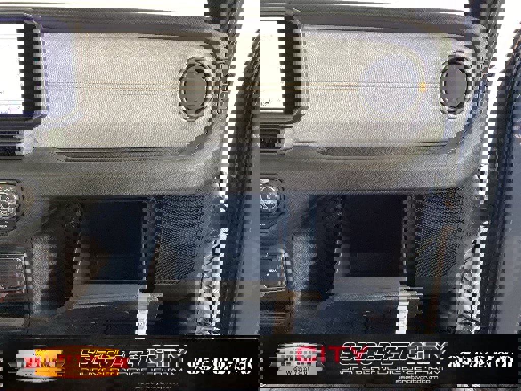 New 2025 Jeep Gladiator Sport image 29