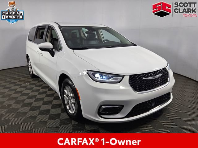 Used 2023 Chrysler Pacifica Touring-L FWD image 1