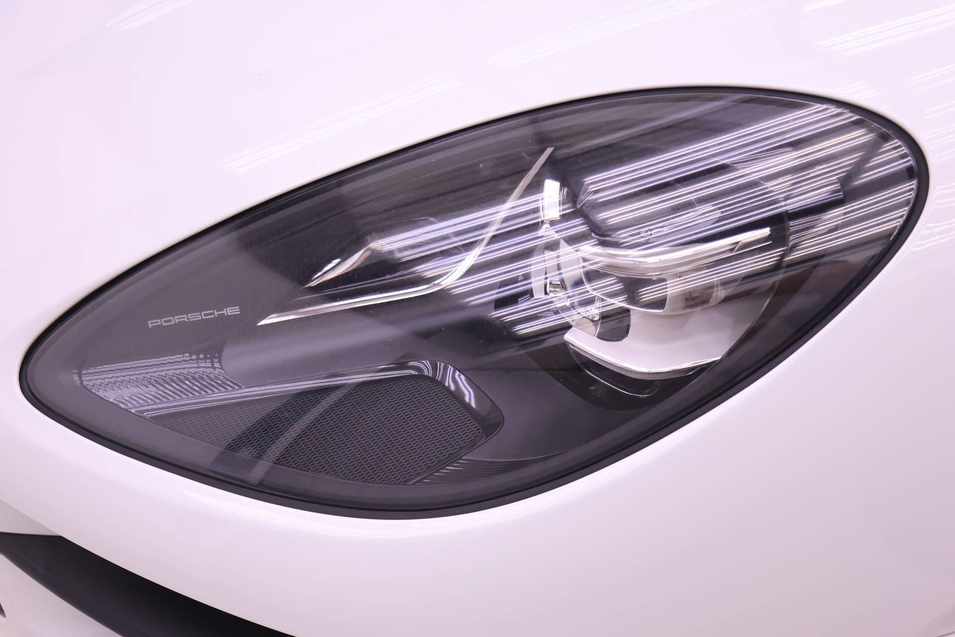 Used 2020 Porsche Macan image 25