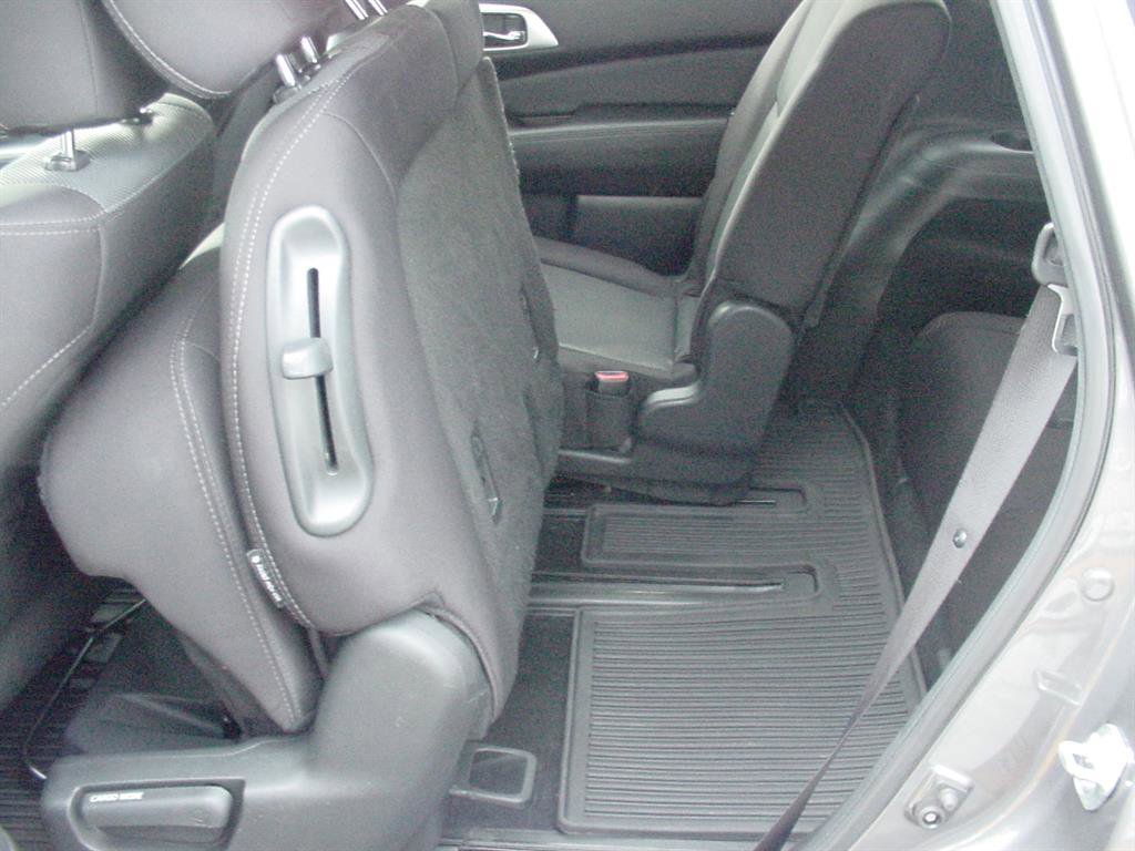 Used 2019 Nissan Pathfinder S image 26