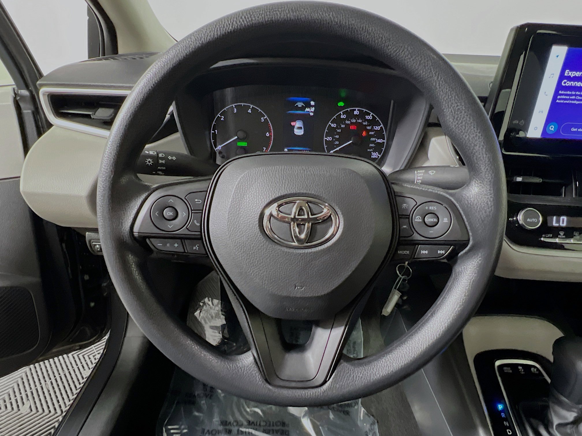 Used 2025 Toyota Corolla LE image 18