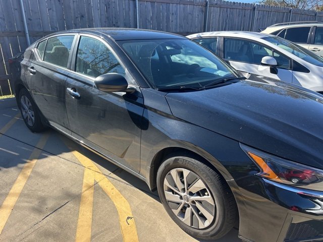 Used 2024 Nissan Altima 2.5 S image 4