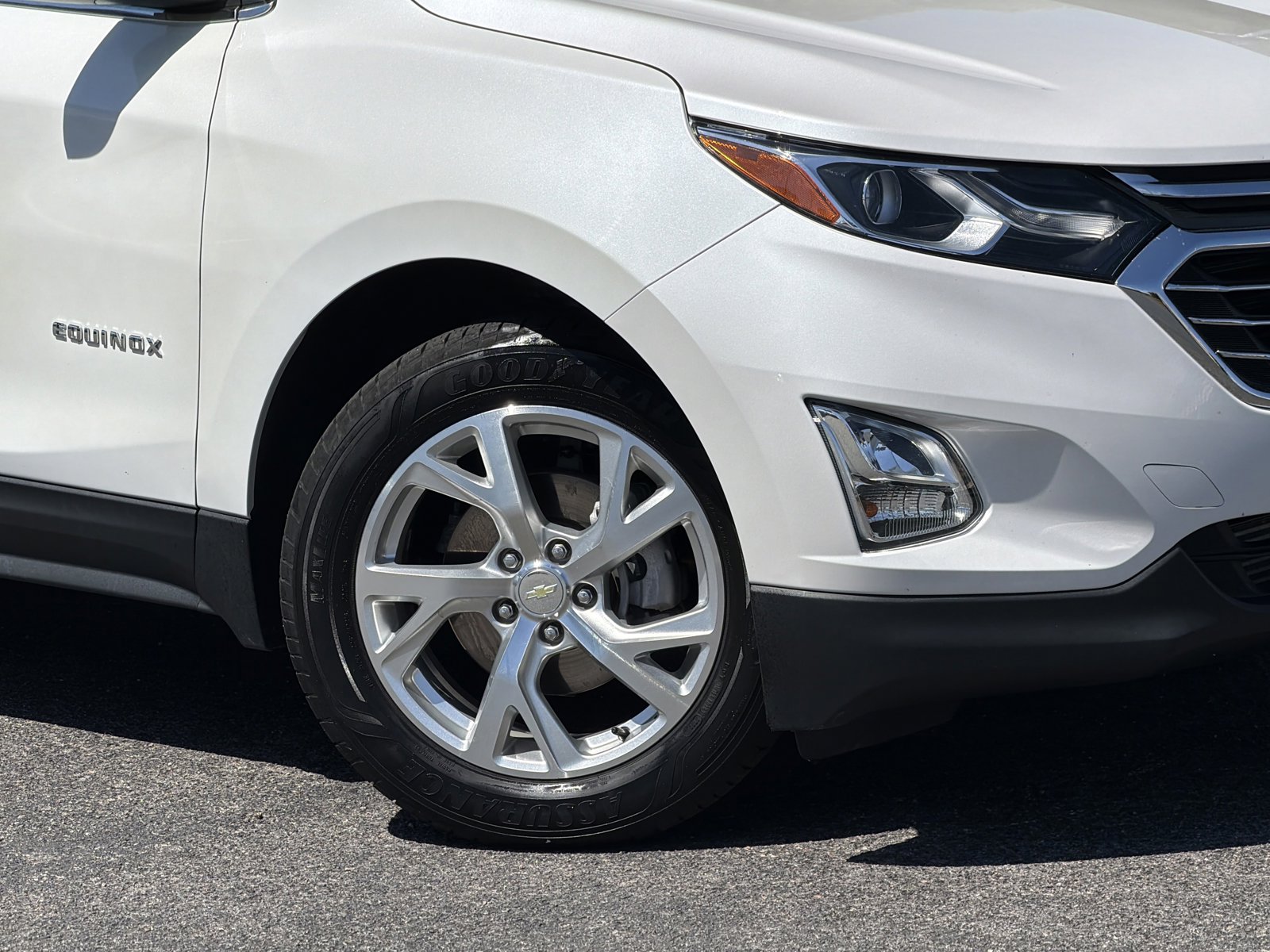 Used 2020 Chevrolet Equinox Premier image 3