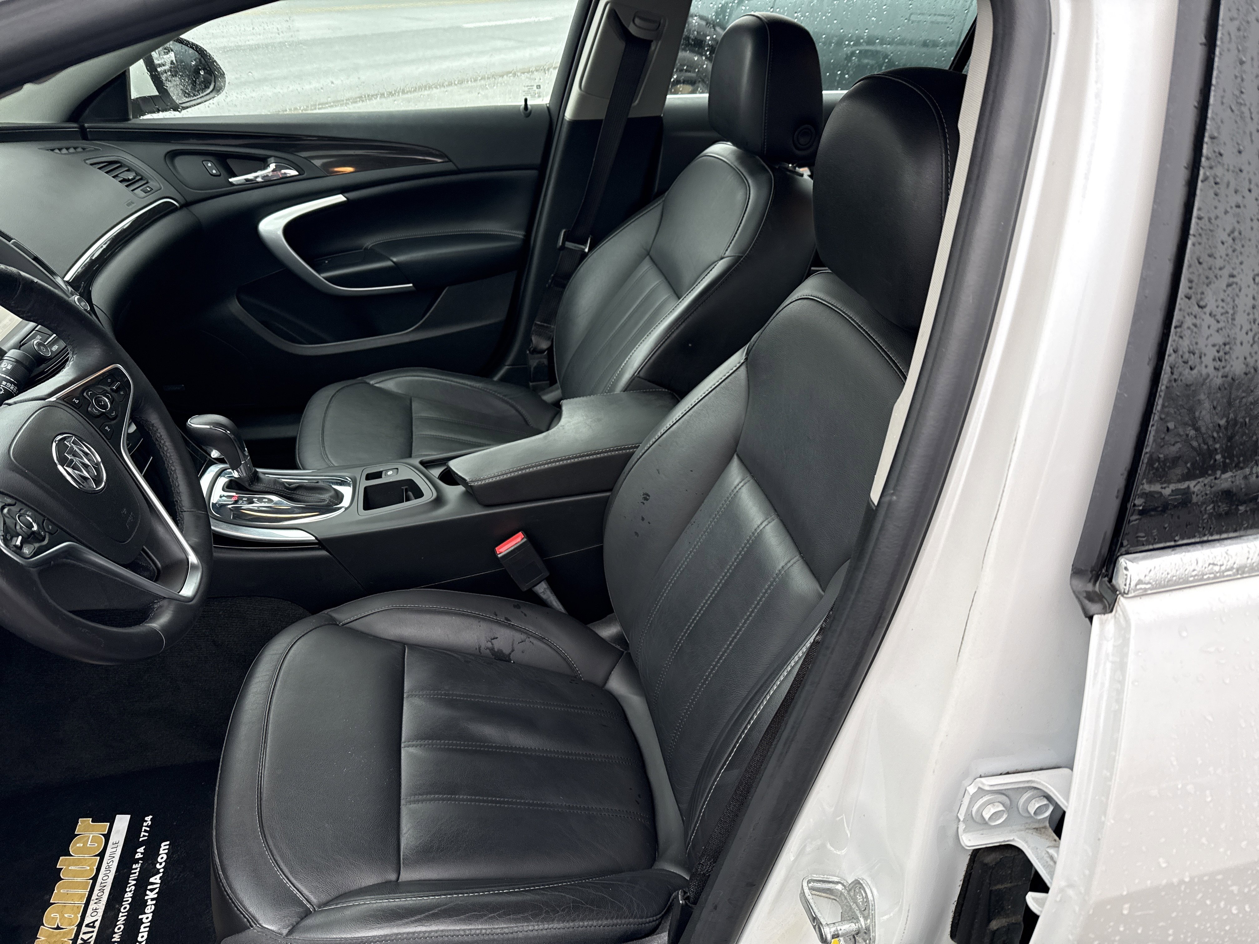 Used 2017 Buick Regal Premium image 12