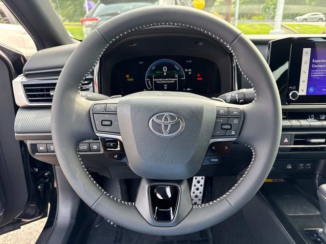 Used 2025 Toyota Camry SE FWD image 27