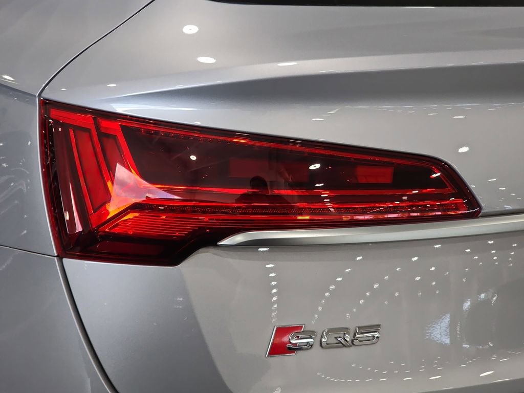 Used 2023 Audi SQ5 Prestige w/ Prestige Package image 32