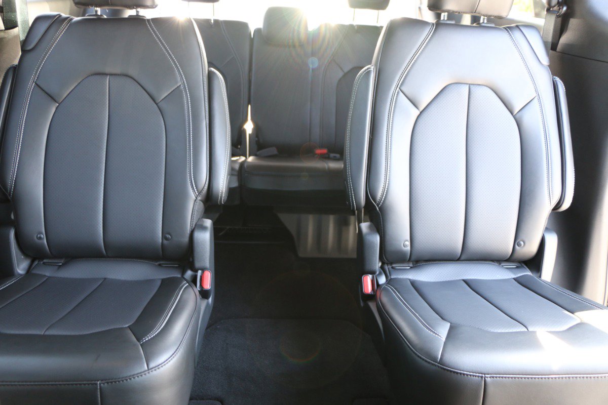 Used 2026 Chrysler Pacifica Select image 29