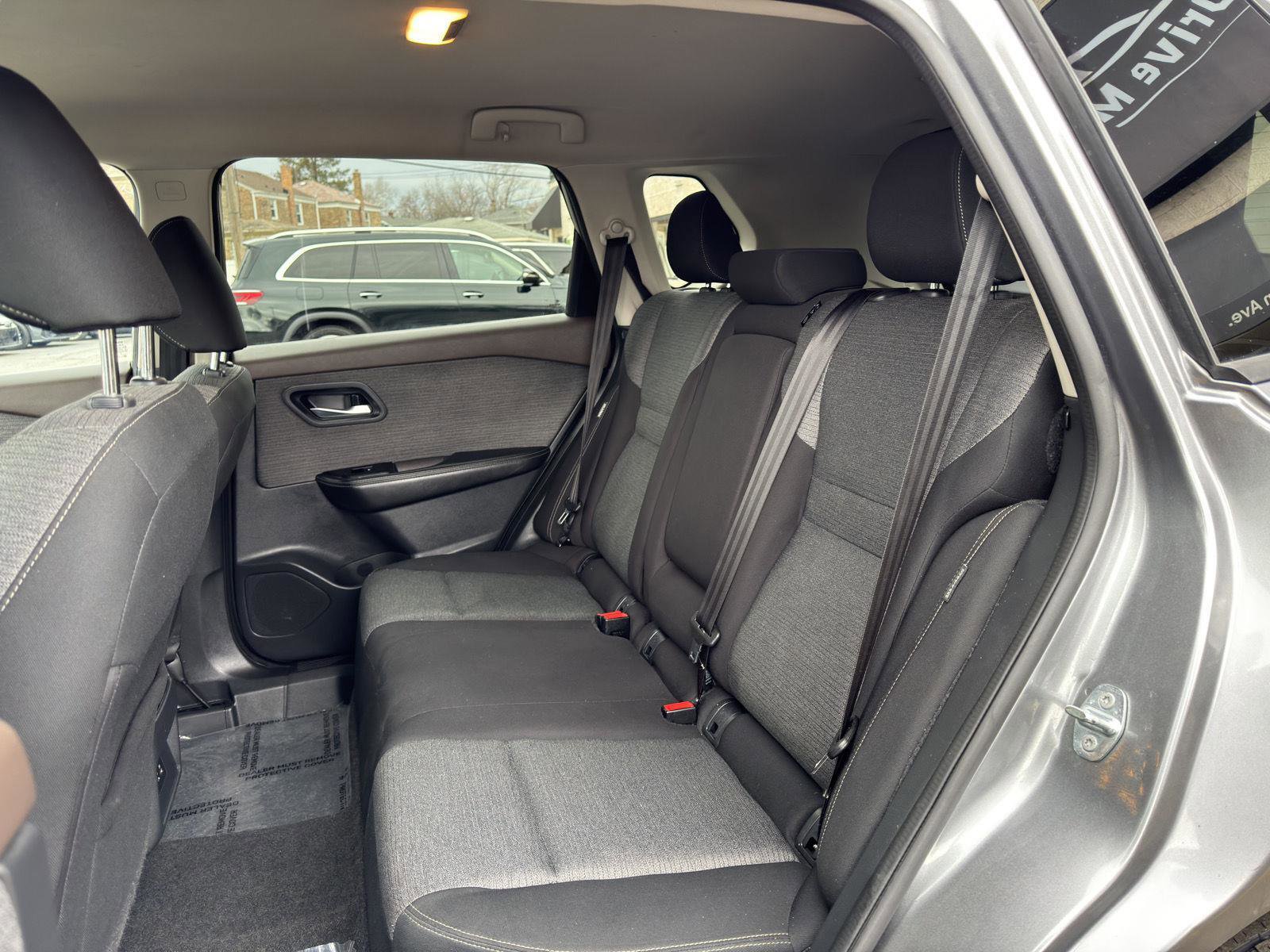 Used 2021 Nissan Rogue SV AWD/4WD image 27