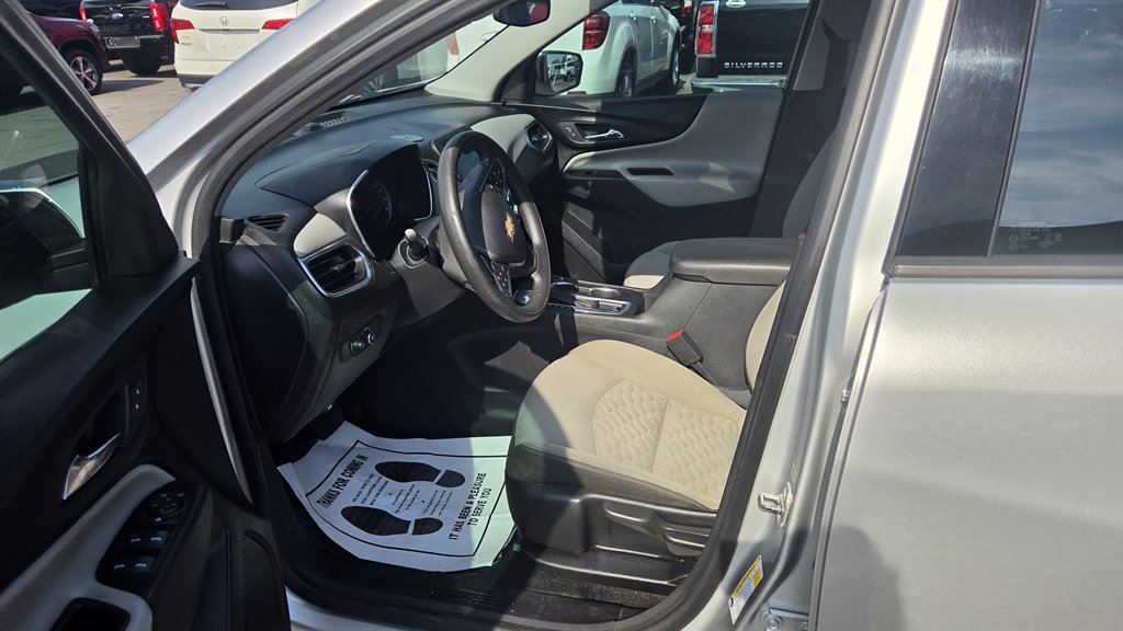 Used 2019 Chevrolet Equinox LS FWD image 9