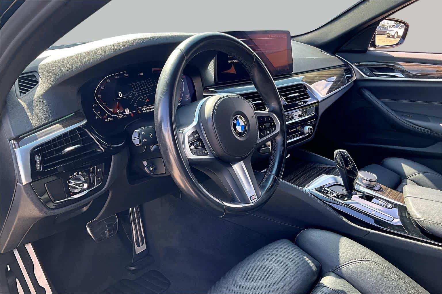 Used 2022 BMW 530i w/ M Sport Package RWD image 15