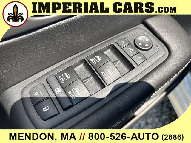 New 2027 Chrysler Pacifica Limited w/ Family Tech Group AWD/4WD image 20