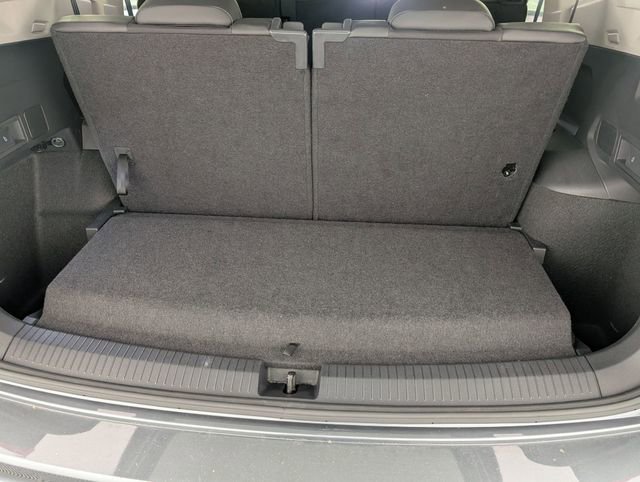 Used 2024 Volkswagen Tiguan SE image 31