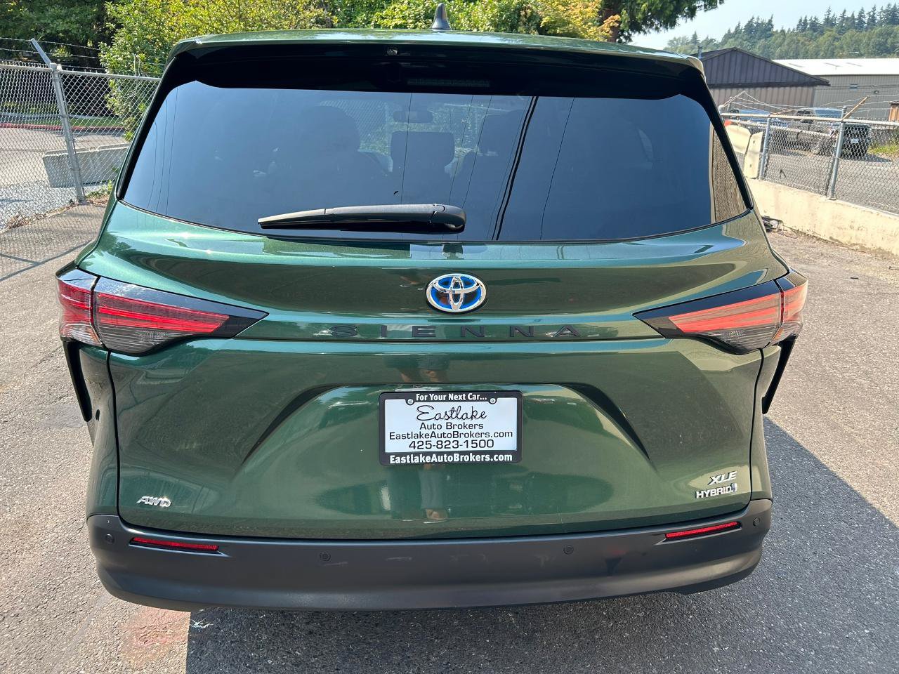 Used 2022 Toyota Sienna XLE AWD/4WD image 6