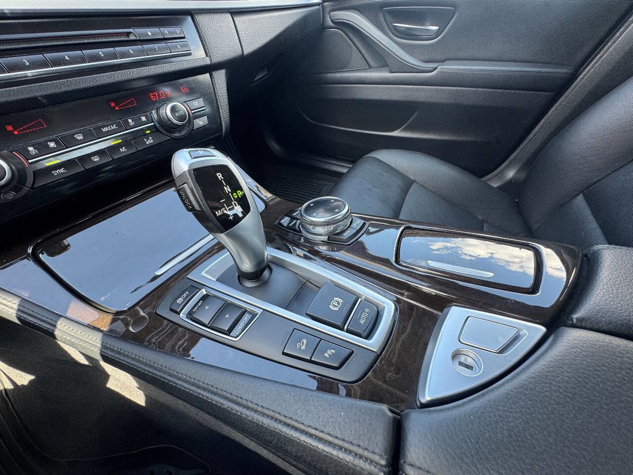 Used 2014 BMW 535i xDrive Sedan AWD/4WD image 25
