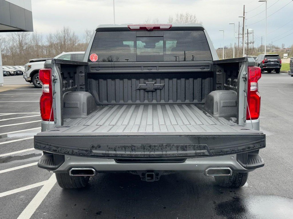 Used 2025 Chevrolet Silverado 1500 High Country w/ Technology Package AWD/4WD image 7