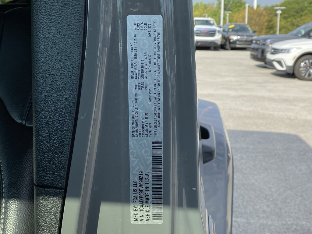 Used 2023 Jeep Wrangler Unlimited Sahara image 36