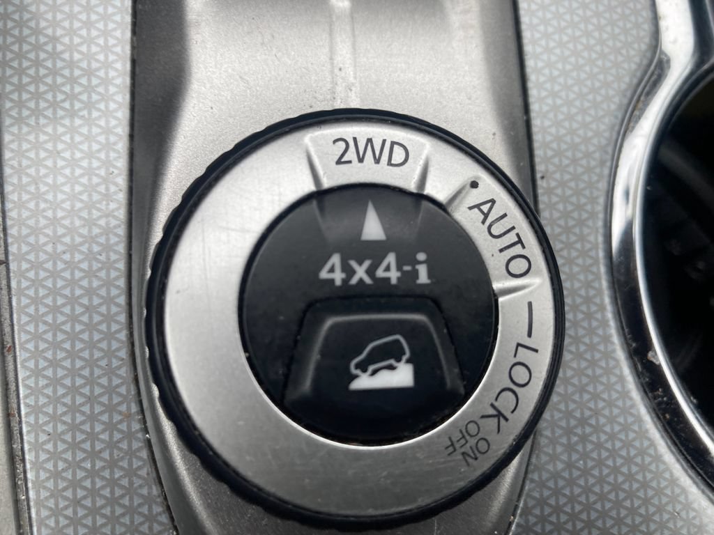 Used 2020 Nissan Pathfinder SL AWD/4WD image 45