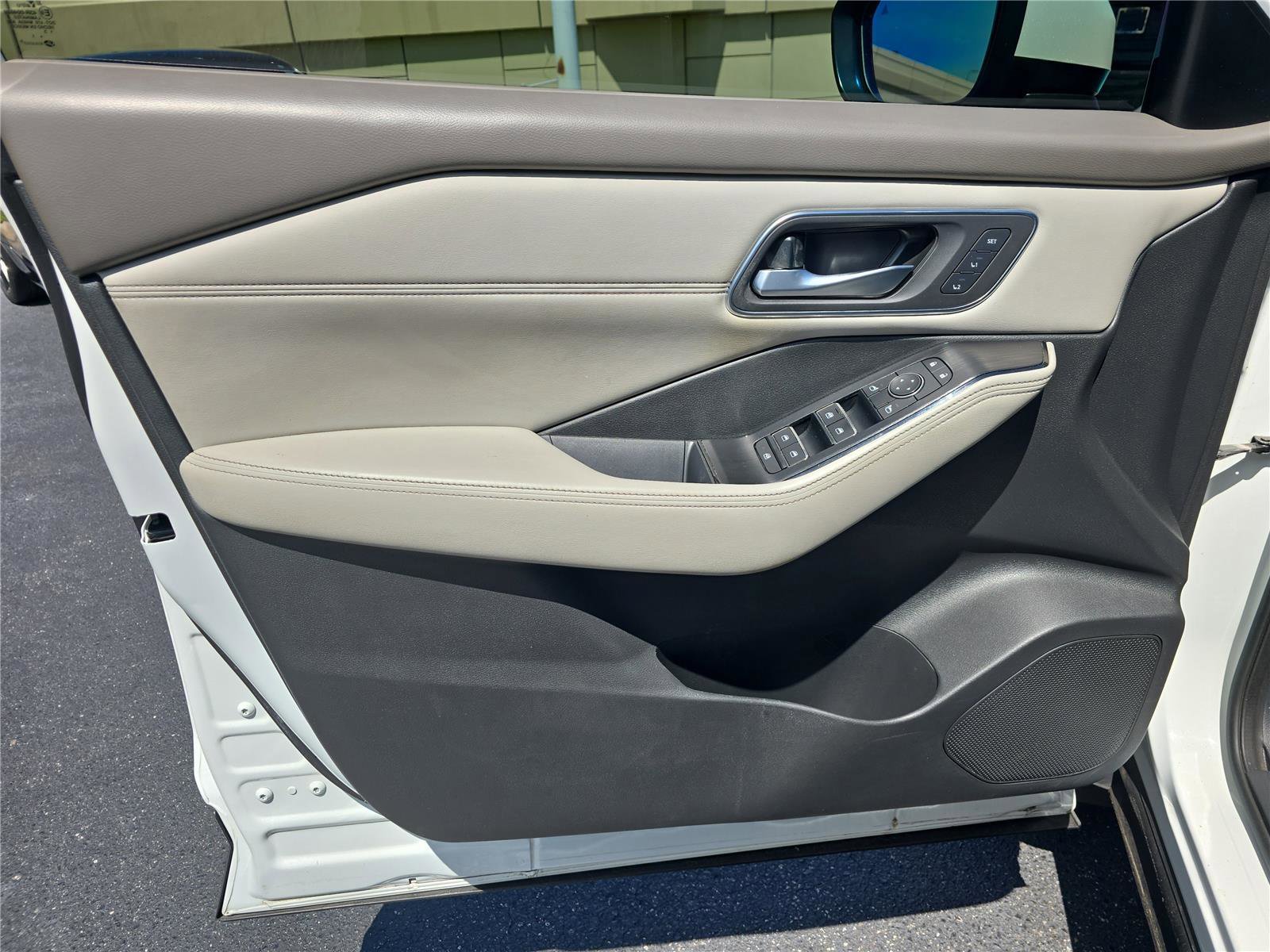 Used 2021 Nissan Rogue SL w/ Premium Package FWD image 17