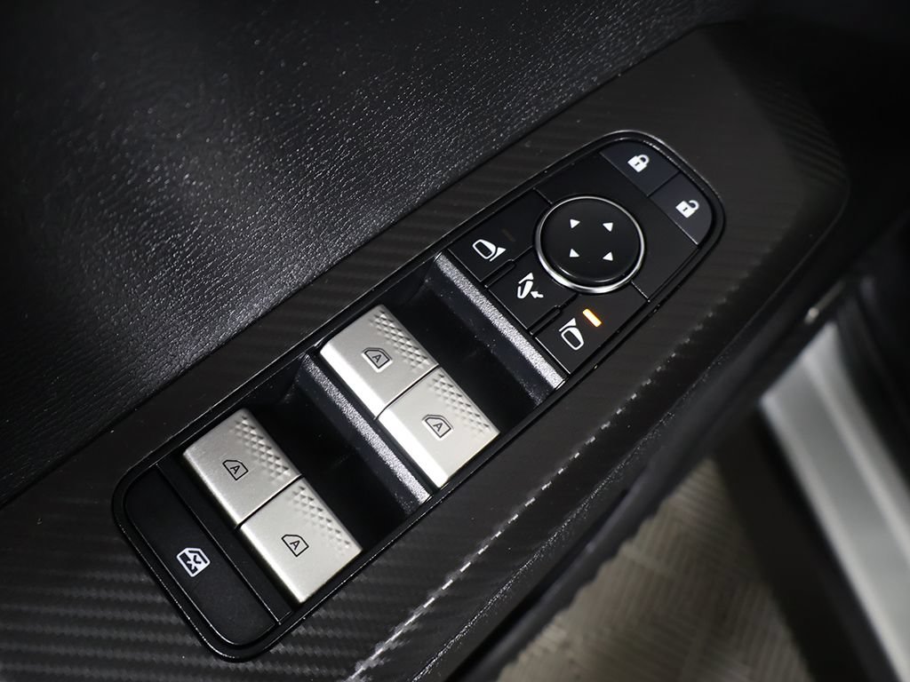 Used 2025 Mitsubishi Outlander SE FWD image 34