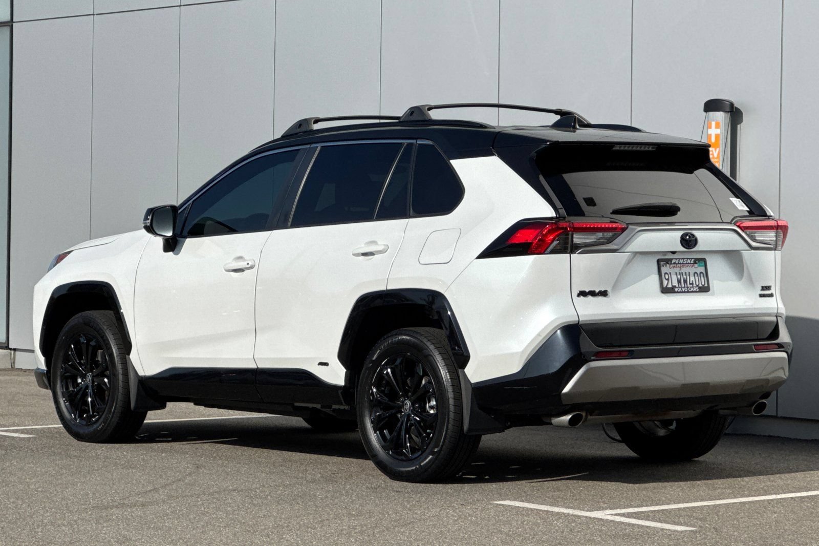 Used 2024 Toyota RAV4 XSE w/ Advanced Technology Package AWD/4WD image 3