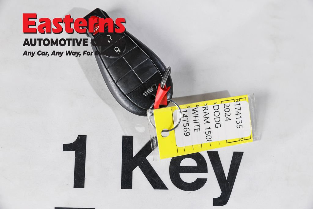 Used 2024 RAM 1500 Classic SLT AWD/4WD image 6