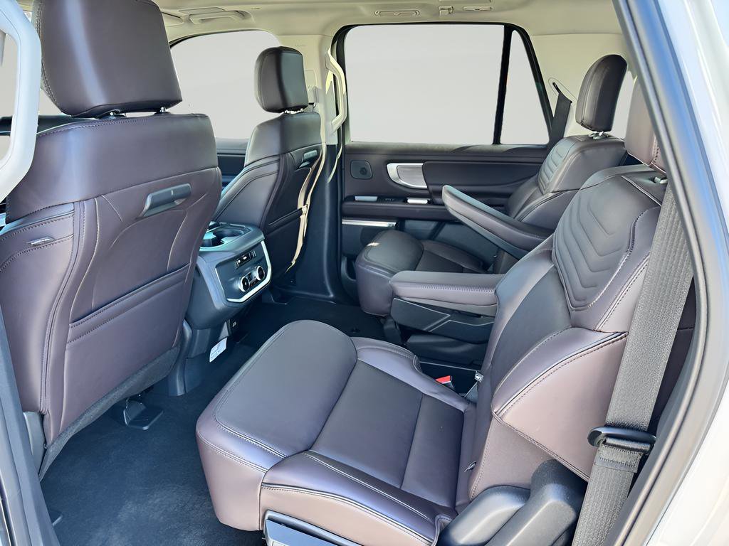 New 2025 Ford Expedition Max Platinum w/ Platinum Ultimate Package AWD/4WD image 19