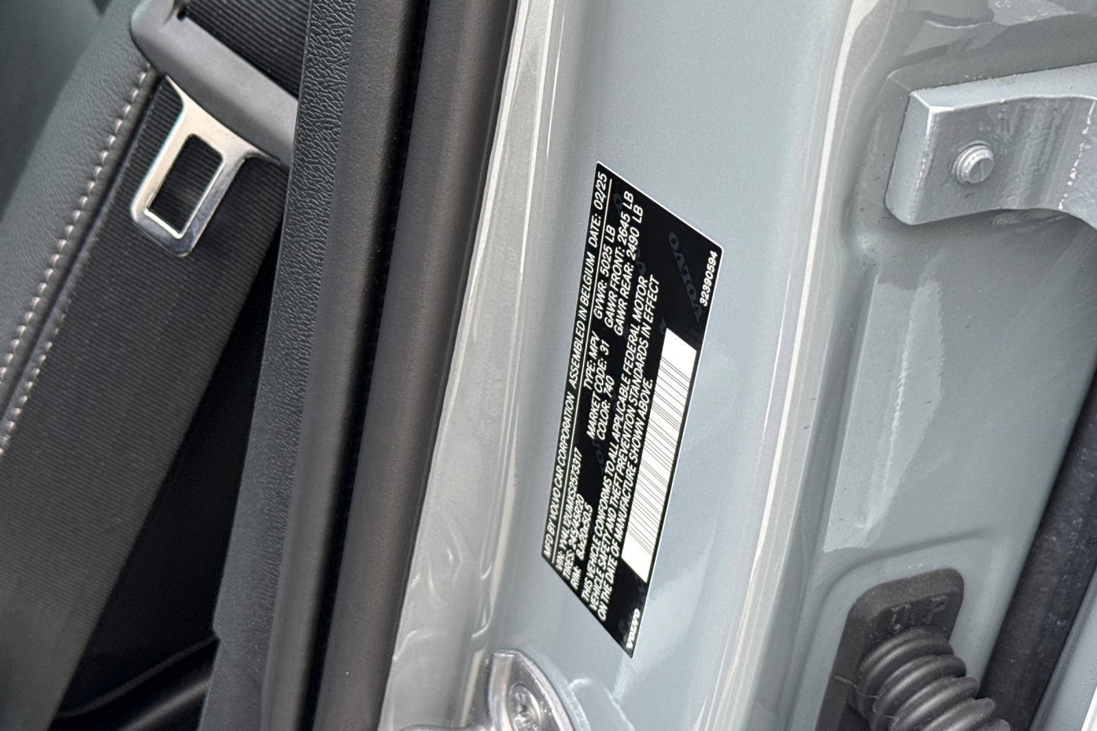 Used 2025 Volvo XC40 B5 Ultra w/ Climate Package image 21