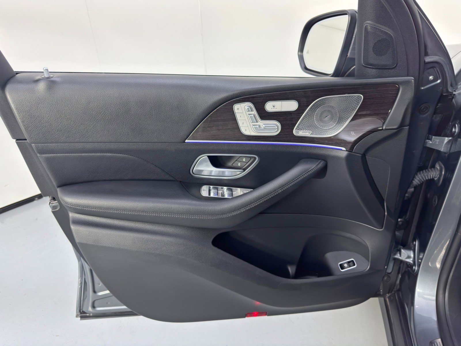 Used 2021 Mercedes-Benz GLE 350 w/ Premium Package image 46