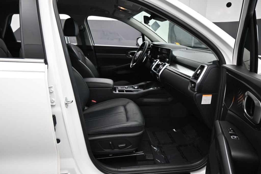 Used 2023 Kia Sorento EX FWD image 42
