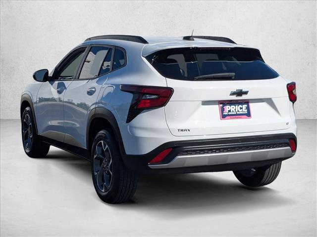 Certified 2024 Chevrolet Trax LT w/ Sunroof Package FWD image 8