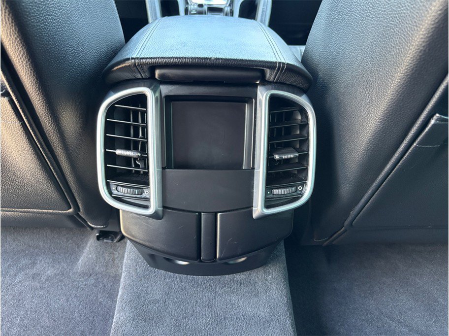 Used 2018 Porsche Cayenne AWD/4WD image 35