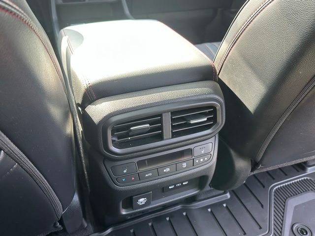 Used 2025 Honda Pilot Black Edition image 32