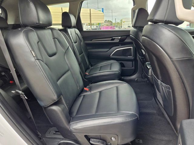 Used 2025 Kia Telluride S image 28