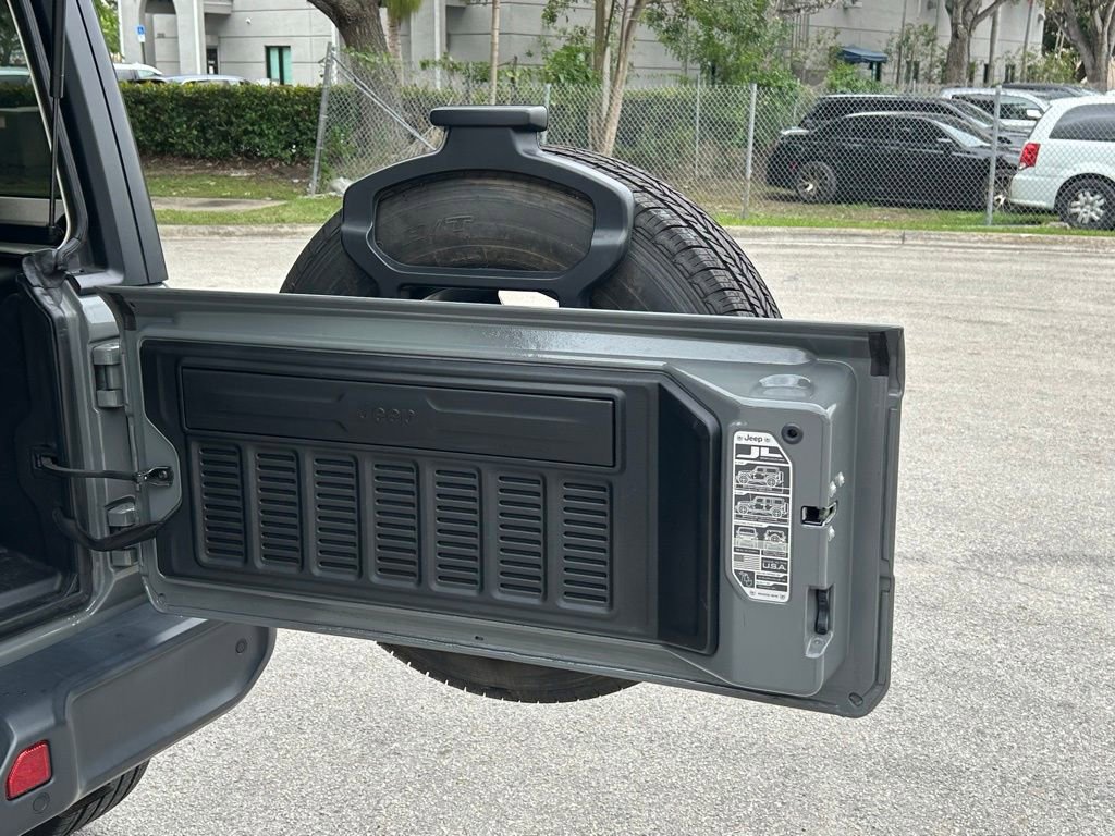 Certified 2018 Jeep Wrangler Unlimited Sahara image 46