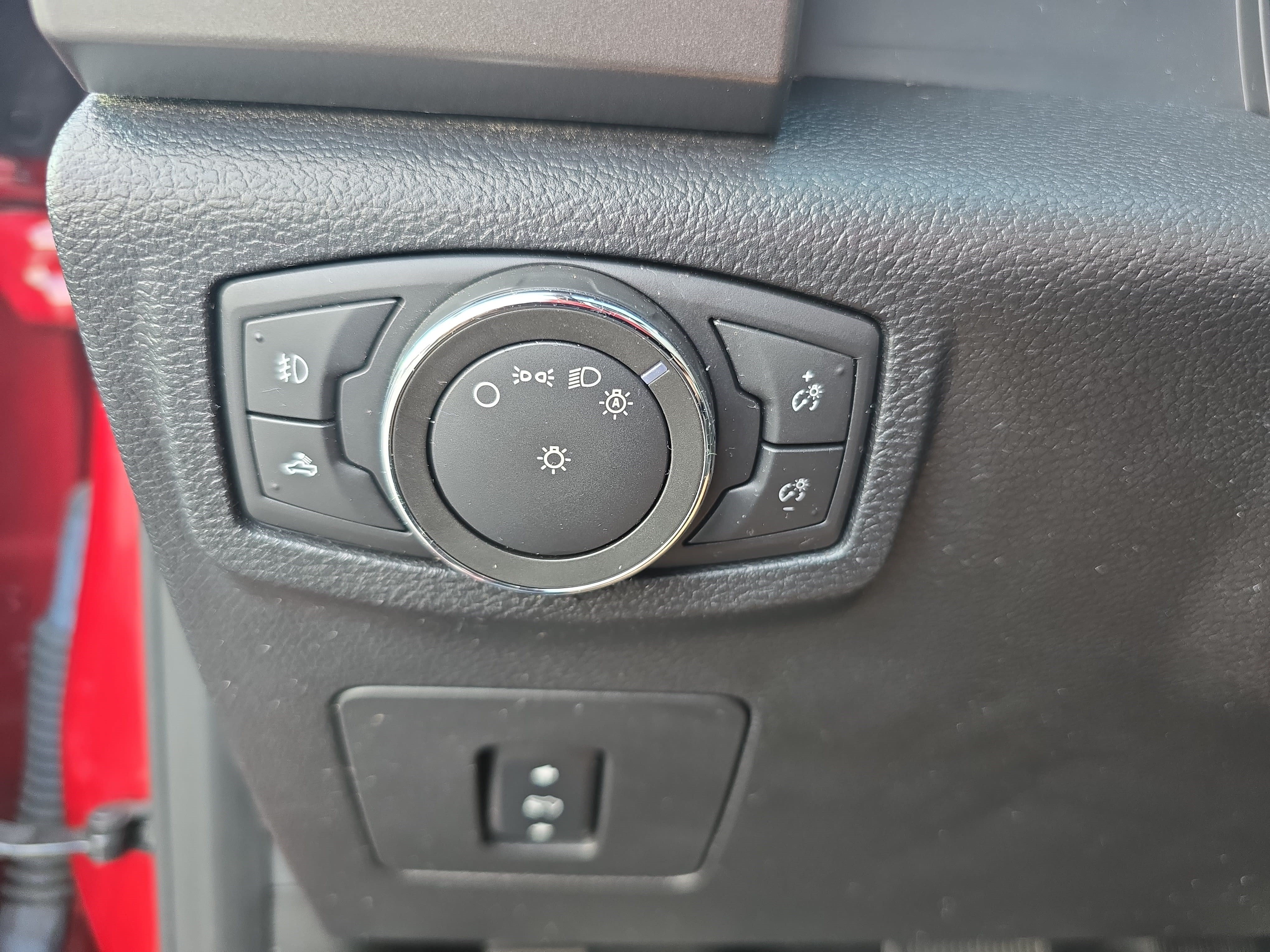 Used 2015 Ford F150 XLT w/ Equipment Group 302A Luxury RWD image 26