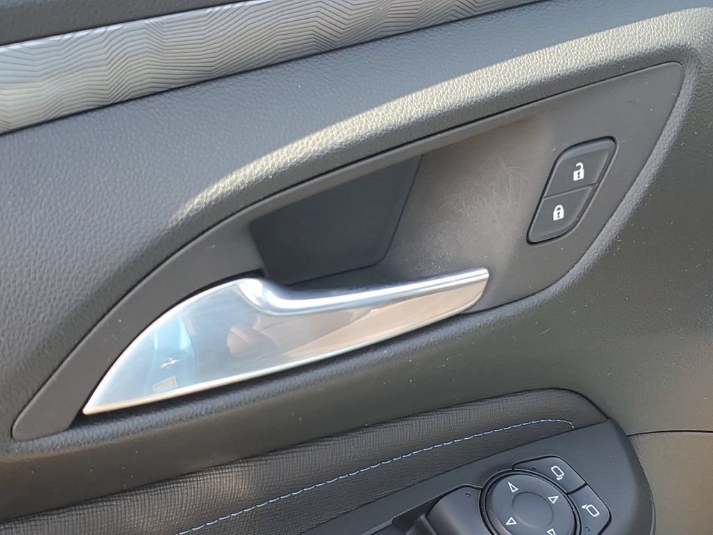 Certified 2025 Buick Envista Sport Touring w/ Convenience I Package FWD image 26