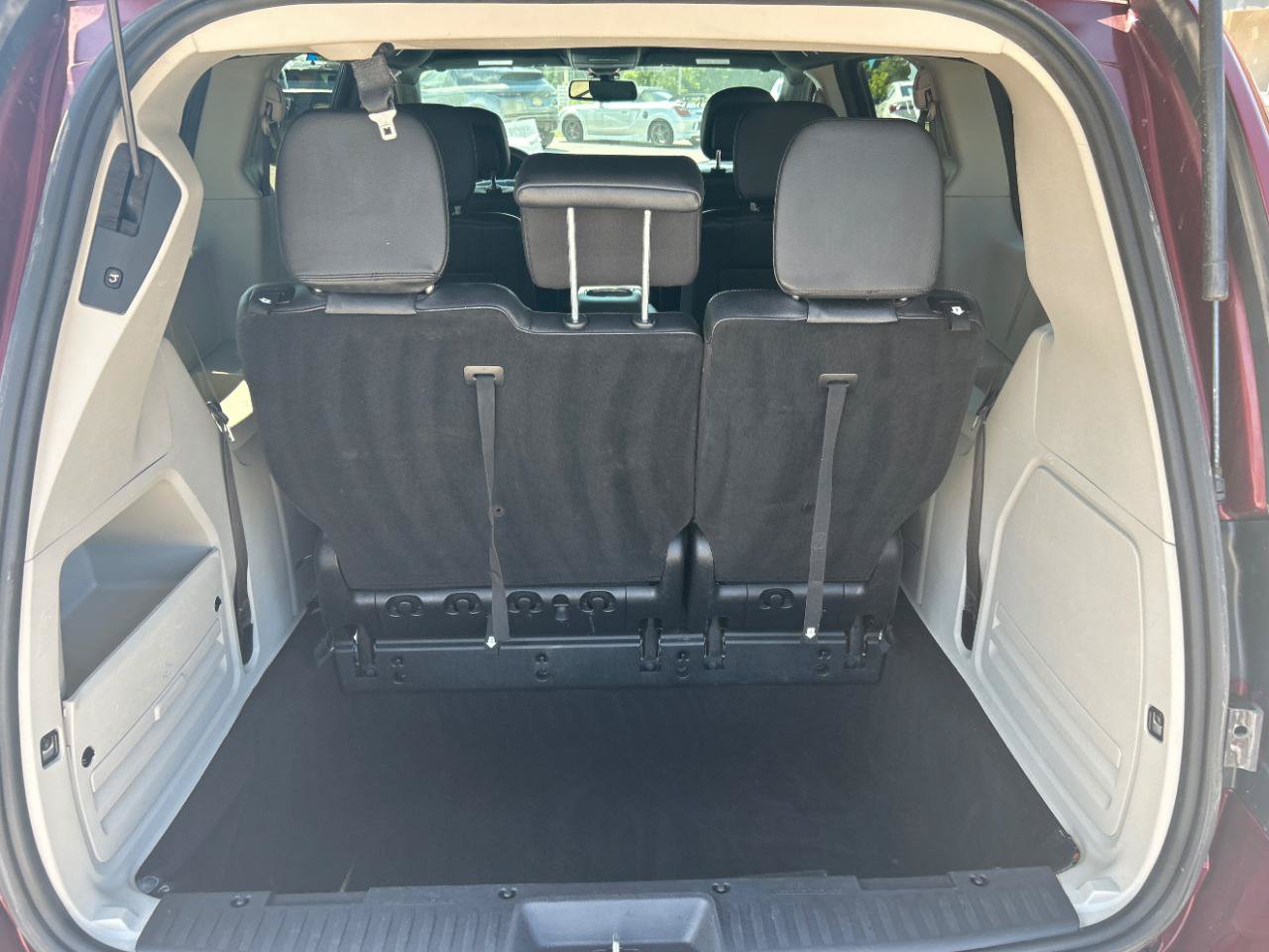 Used 2020 Dodge Grand Caravan SXT FWD image 23
