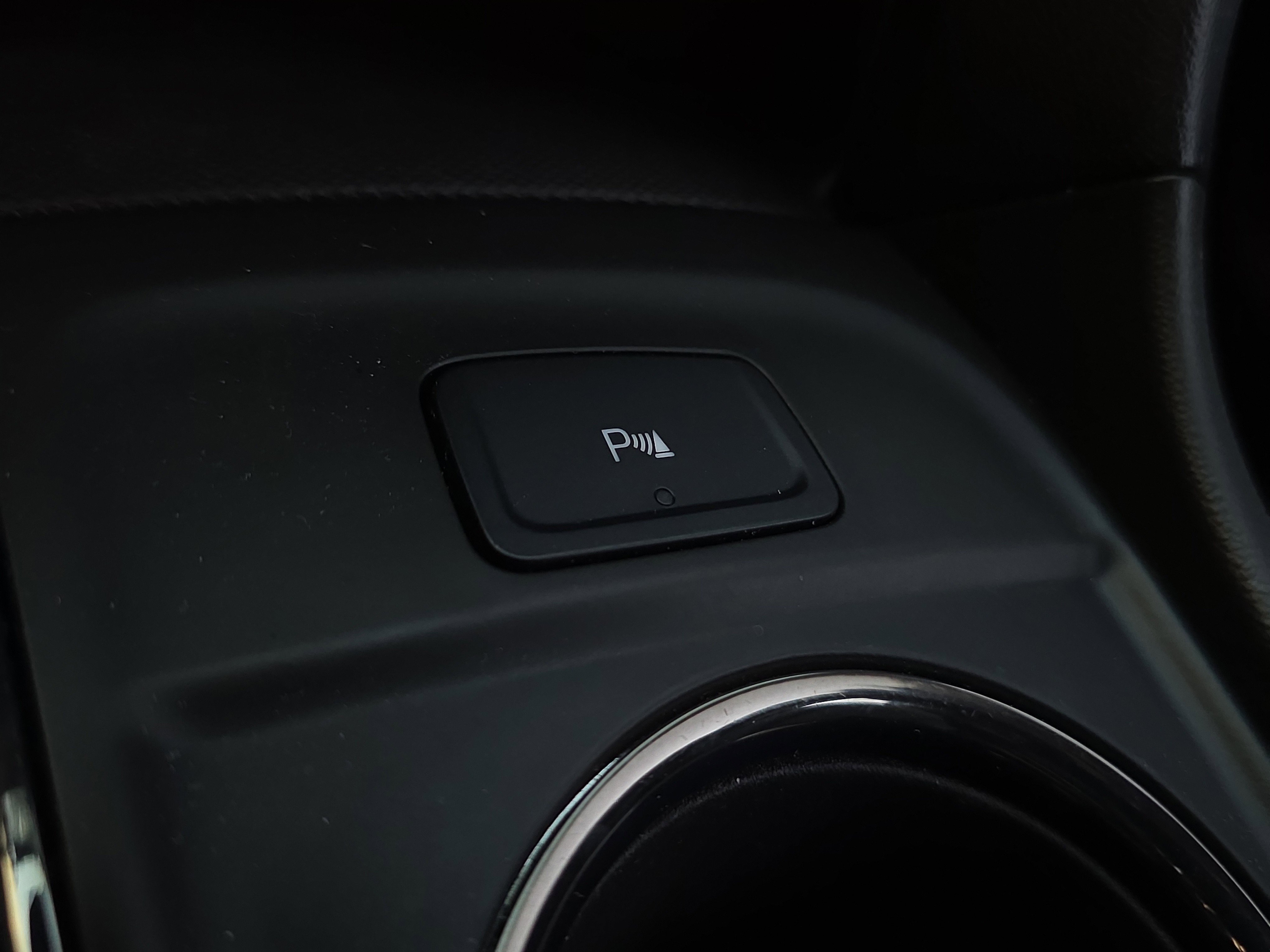 Used 2023 Chevrolet Equinox RS w/ LPO, Cargo Package image 23