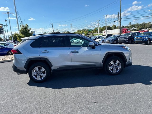 Used 2025 Toyota RAV4 XLE AWD/4WD image 6