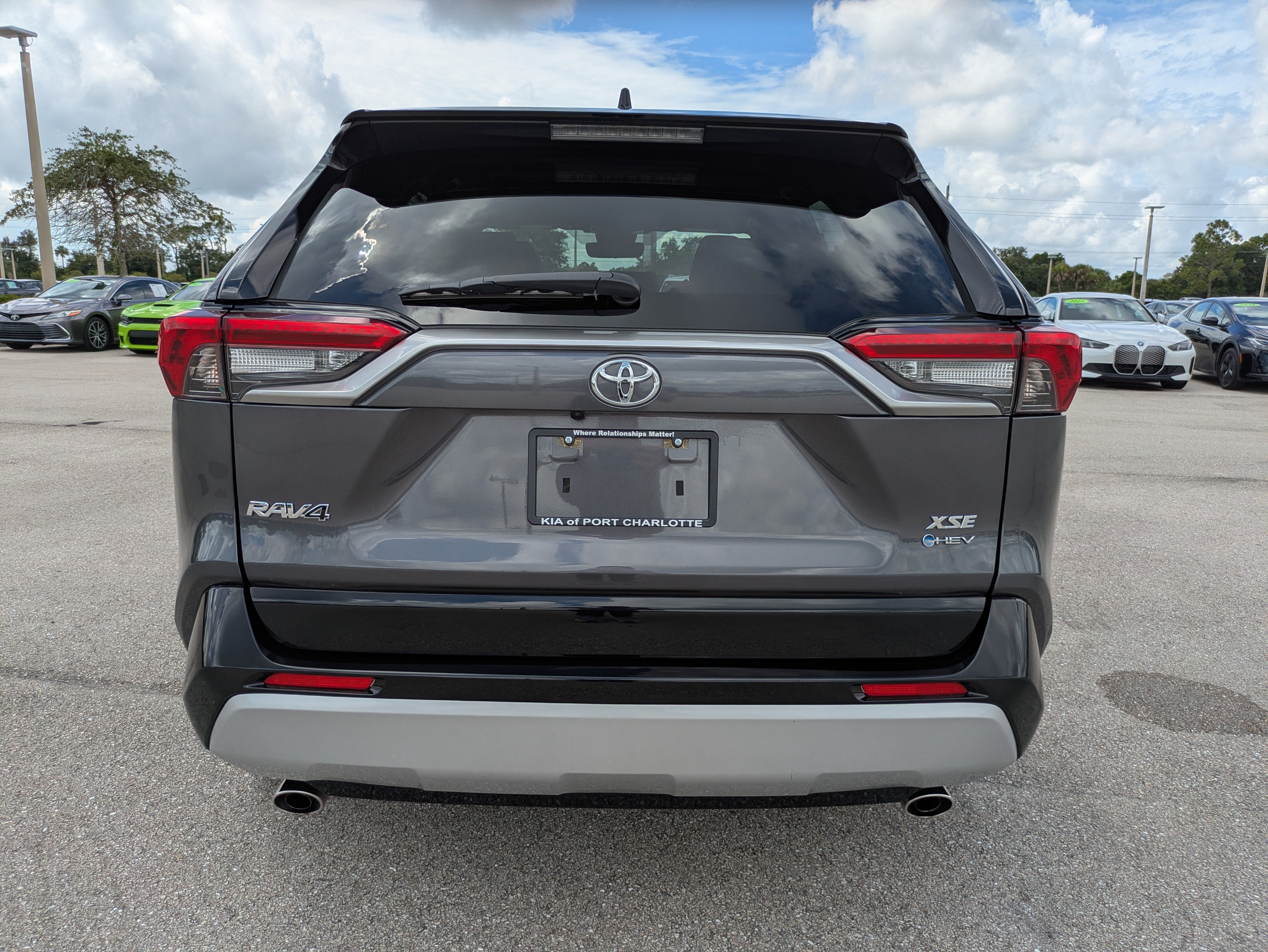 Used 2025 Toyota RAV4 XSE AWD/4WD image 5